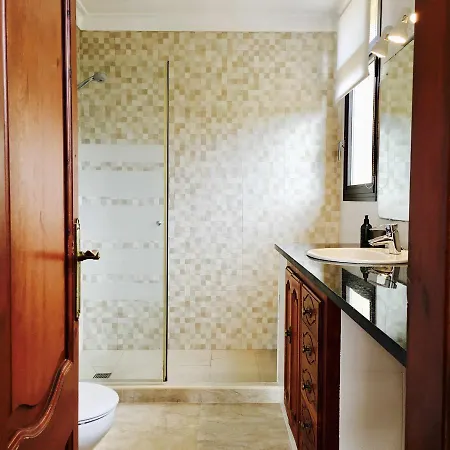 Villa Gran Casa Económica Con Piscina Privada En Ideal Familias