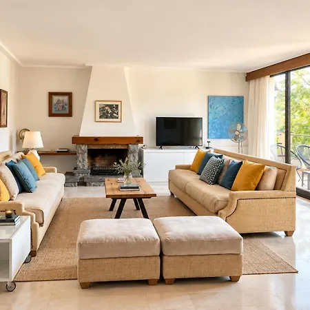 Gran Casa Con Piscina Privada Y Jardin En Begur
